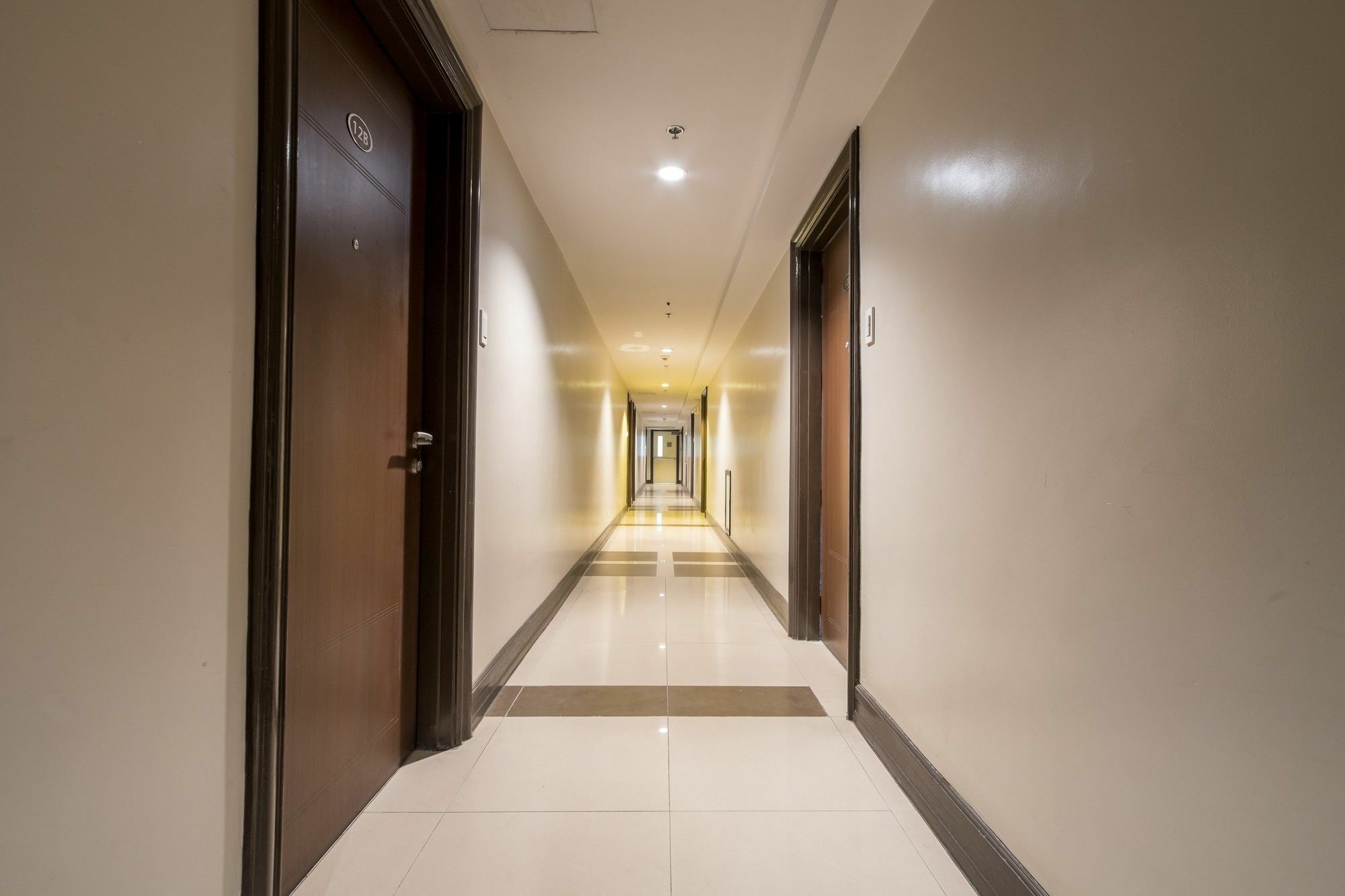 Zen Home Forbeswood Parklane Bgc Тагуиг Екстериор снимка