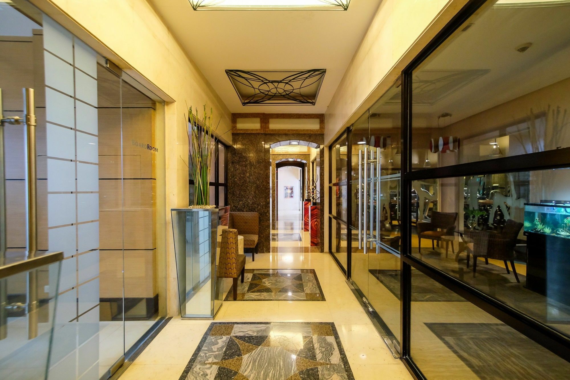 Zen Home Forbeswood Parklane Bgc Тагуиг Екстериор снимка